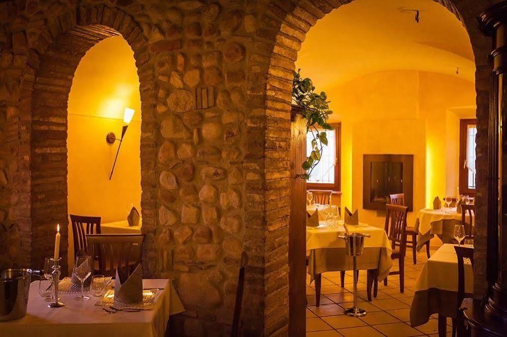 Hotel Alla Corte Dei Bicchi Cavriana Exterior photo