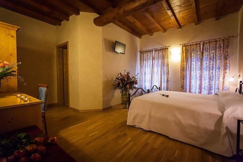 Hotel Alla Corte Dei Bicchi Cavriana Exterior photo