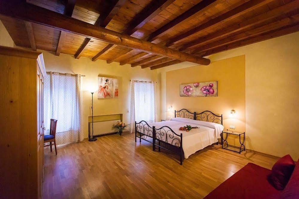 Hotel Alla Corte Dei Bicchi Cavriana Exterior photo
